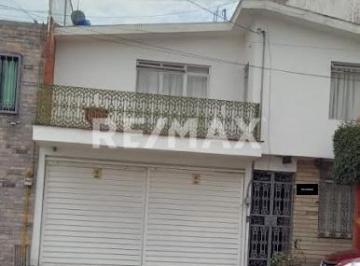 Casa uso de suelo · 338m² · 2 Estacionamientos · Casa Comercial en Venta - (4)