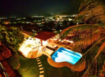 Casa en condominio · 850m² · 5 Recámaras · 2 Estacionamientos · Casa en Condominio en Pueblo Ixtapa Zihuatanejo