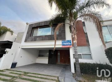 Casa · 232m² · 3 Recámaras · 2 Estacionamientos · Casa en Venta en Real del Molino, Norte Aguascalientes