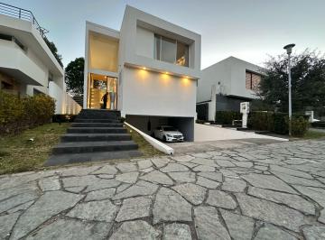 Casa de 3 habitaciones, Zapopan · Casa en Venta en Arauca 1. Cerca del Tec de Monterrey Zapopan, Jalisco