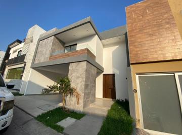 Casa de 3 habitaciones, Alvarado · Venta Casa en Lomas Residencial