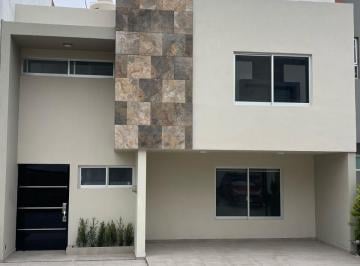 Casa en condominio de 3 habitaciones, Zapopan · Casa en Venta en Valle Imperial