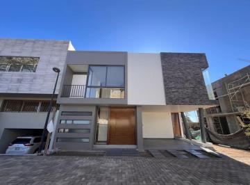 Casa en condominio · 288m² · 4 Recámaras · 2 Estacionamientos · Preciosa Casa Zona Real Coto $9’200,000