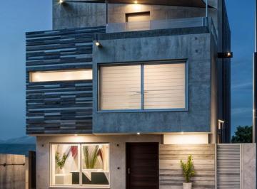 Casa de 3 habitaciones, El Marqués · Se Vende Casa en Zibata 3 Recamaras con Baño Completo y Vestidor C. U, Alberca