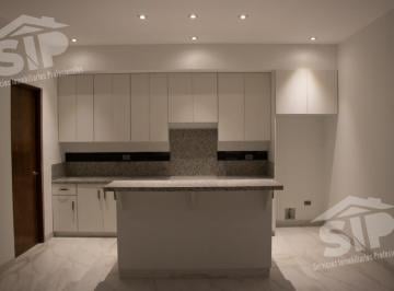 Casa · 220m² · 3 Recámaras · 2 Estacionamientos · Casa en Venta en Valle Fontana