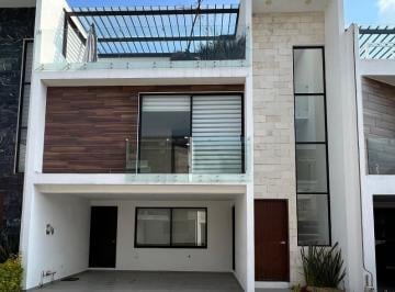 Casa en condominio · 268m² · 4 Recámaras · 2 Estacionamientos · Casa en Venta con Roof Garden en Lomas de Angelopolis III, Puebla
