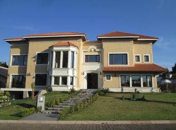 Casa en condominio · 1265m² · 6 Recámaras · 9 Estacionamientos · Casa en Condominio en Club de Golf Los Encinos.