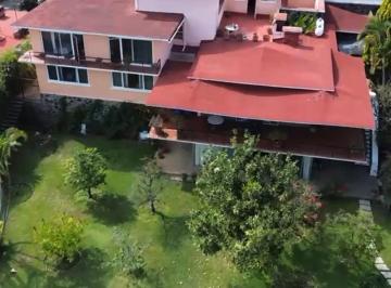 Casa de 8 habitaciones, Cuernavaca · Venta de Hermosa Casa de 4,000 m de Terreno en Zona Residencial de Cuernavaca