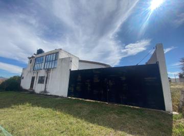 Local comercial · 1000m² · 2 Recámaras · Bodega en Venta, a 2 Min del Blvd. Aeropuerto (Cerca a Comanjilla), con Acceso a Tráiler.