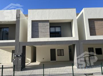 Casa · 209m² · 3 Recámaras · 2 Estacionamientos · Casa en Venta en Santuario Residencial