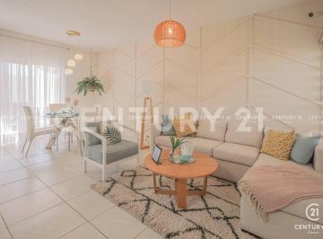 Casa · 92m² · 3 Recámaras · 2 Estacionamientos · Casa en Venta en Bosques de Altea, Chihuahua Chih.