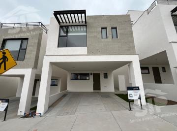 Casa · 149m² · 3 Recámaras · 2 Estacionamientos · Moderna Casa en Venta Dominio Cumbres