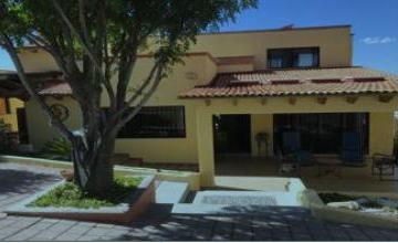 Casa de 3 habitaciones, Querétaro · Casa en Venta, Villas del Meson