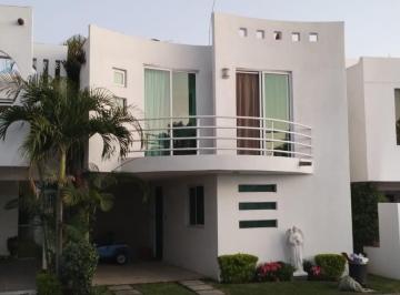 Casa en condominio de 3 habitaciones, Cuautla · Casa con Alberca en Sitio del Sol Cuautla Morelos Fracc. Junto a Plaza Atrios