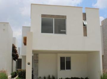 Casa · 154m² · 4 Recámaras · 2 Estacionamientos · Bonita Casa en Venta a La Salida a Calvillo, Fraccionamiento Espectacular