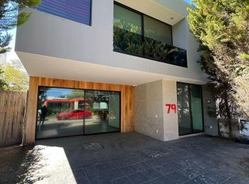 Casa de 4 habitaciones, Zapopan · Casa en Venta en Solares Saveira