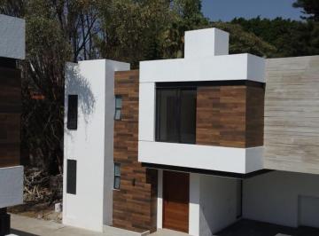 Casa · 198m² · 3 Recámaras · 2 Estacionamientos · Casa en Venta en Fraccionamiento Actores