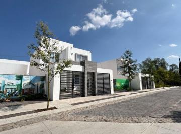 Ven a conocer esta precioso fraccionamiento residencial de 68 casas ubicado en l · Casas en Venta Al Norte de Aguascalientes Amandra Ags