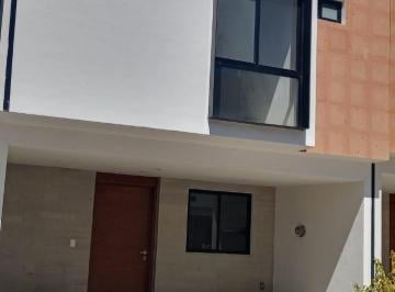 Casa en condominio de 3 habitaciones, San Pedro Tlaquepaque · Casa en Venta en Aurea Residencial, 3 Recamaras a Una Cuadra de Casa Club