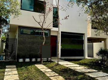 Vista lateral de la propiedad · Casa de 4 Recámaras en Preventa Ubicado en El Residencial Lagos del Sol, Cancún