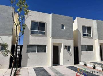 Casa de 3 habitaciones, Chihuahua · Casa Renta Cerca Uvm Fracc con Alberca Asador y Juegos Infantiles
