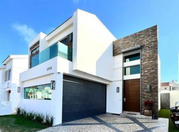 Casa · 3 Recámaras · 4 Estacionamientos · Casa en Renta Anual en Fraccionamiento El Cid