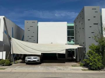 Casa · 312m² · 3 Recámaras · 3 Estacionamientos · Casa en Venta Cañada del Refugio Norte León Gto