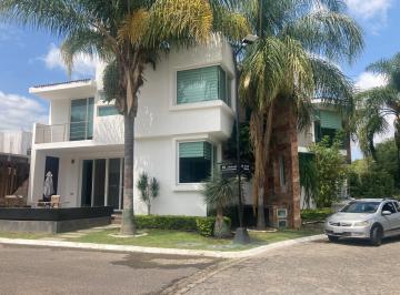 Casa · 680m² · 3 Recámaras · 3 Estacionamientos · Casa en Venta en San Juan del Rio Queretaro