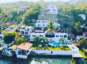 Casa · 729m² · 10 Recámaras · 12 Estacionamientos · Casa en Venta Tequesquitengo, Jojutla Morelos