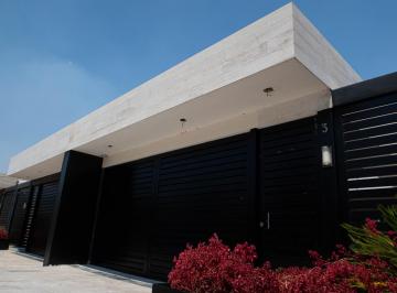 acceso independiente · Casa con Elevador 4 Niveles en Renta en Lomas Country Club