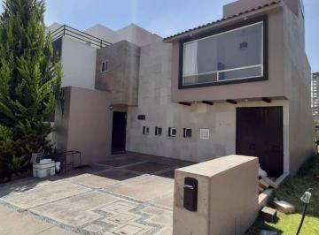 Casa · 250m² · 3 Recámaras · 3 Estacionamientos · Casa en Venta Muy Bonita en Bosque Real