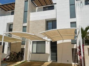 Casa en condominio de 3 habitaciones, Solidaridad · Se Renta Casa Amueblada de 3 Recámaras en Bali Fase 2 con Sport Club