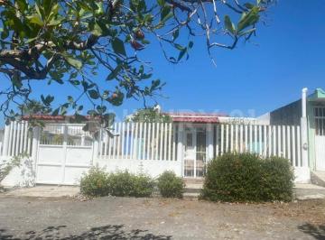 Casa · 267m² · 4 Recámaras · 5 Estacionamientos · Casa en Venta Ubicada en Cuyutlán, Colima, Jal.