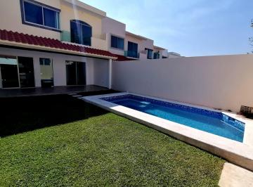 Casa de 3 habitaciones, Xochitepec · Excelente Casa de 2 Niveles en Xochitepec con Alberca Priv.
