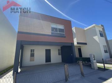 Casa · 146m² · 3 Recámaras · 2 Estacionamientos · Casa en Venta Al Poniente Fracc. Triana