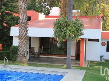 Casa · 547m² · 8 Recámaras · 7 Estacionamientos · Venta de Casas Al Norte de Cuernavaca, Morelos