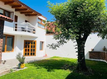 Casa · 500m² · 3 Recámaras · 5 Estacionamientos · Vendo Casa Villas del Meson Juruquilla