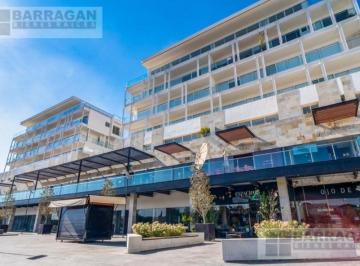 Departamento · 373m² · 5 Recámaras · 4 Estacionamientos · Penthouse en Venta con 5 Habitaciones en La Reserva