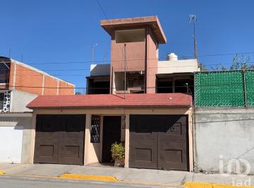 Casa · 450m² · 6 Recámaras · 2 Estacionamientos · Oportunidad Venta en Tultitlán, Edo Mex