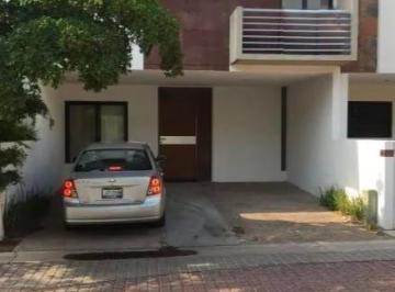 Casa en condominio de 3 habitaciones, Zapopan · Casa en Renta en Coto Senda Cerca de Las Lomas