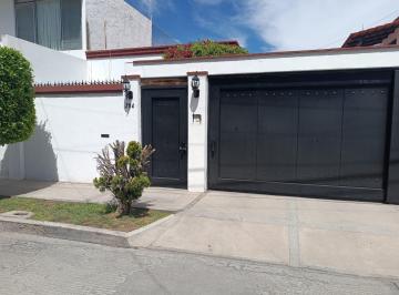 Casa de 3 habitaciones, Aguascalientes · Casa en Venta de un Piso, Col. Bosques, Aguascalientes