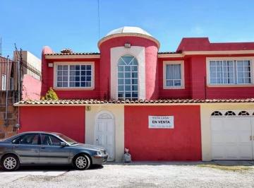 Casa · 380m² · 4 Recámaras · 2 Estacionamientos · Casa en Venta en Zinacantepec por Barbabosa