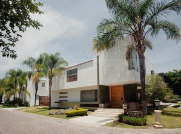 Casa de 4 habitaciones, Zapopan · Casa en Venta Valle Real, Zapopan, Jalisco