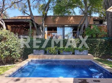Casa · 520m² · 4 Recámaras · 4 Estacionamientos · Casa en Venta - (4)