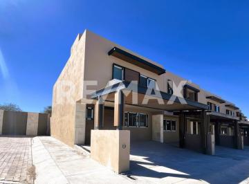 Casa en condominio de 3 habitaciones, Querétaro · Casa en Venta en Av Campanario Norte