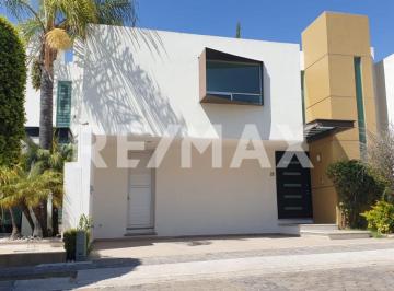 Casa en condominio · 231m² · 3 Recámaras · 2 Estacionamientos · Casa en Renta en El Clúster 222, Lomas de Angelópolis, Estado de Puebla - (4)