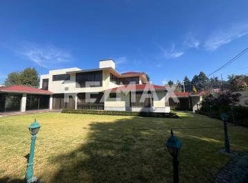 Casa · 608m² · 3 Recámaras · 6 Estacionamientos · Casa 608 m² / 3r / 4.5b / 6a / Jardin 370 m² - (4)