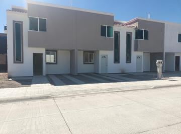 Casa · 107m² · 3 Recámaras · 2 Estacionamientos · Se Vende Casa en Fraccionamiento Paseo del Bosque - (4)