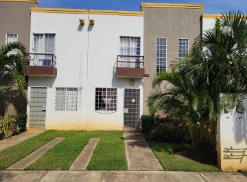 Casa en condominio de 2 habitaciones, Acapulco de Juárez · Casa en Real del Palmar con Alberca y Estacionamiento