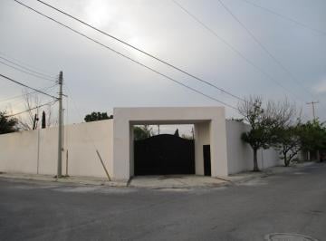 Rancho · 270m² · 1 Recámara · 10 Estacionamientos · Quinta en Venta Portal del Norte, Zuazua (Esquina)